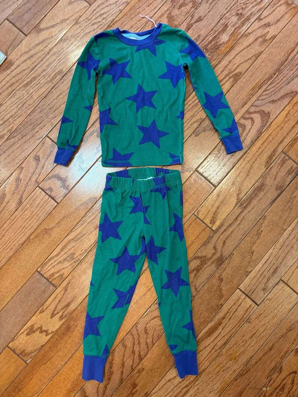 Mini Boden Boys Green Star Print Long Sleeve Pajama Set